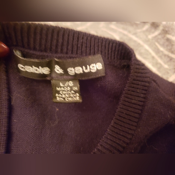 Cable and Gauge lightweight black sweater, size L - Picture 2 of 5